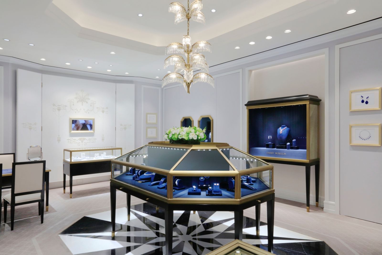 海瑞溫斯頓晶華酒店門市店內展區,顯示奢華宅邸氣派氛圍。(Photo: Harry Winston)
