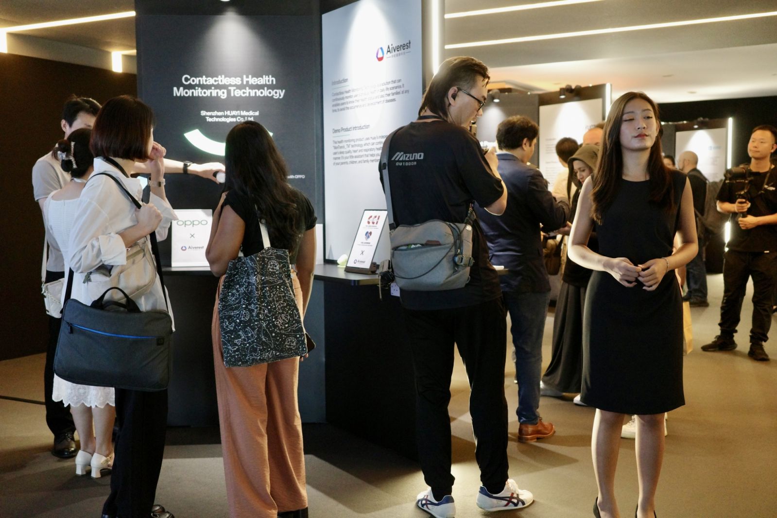 The Changi Exhibition Centre was buzzing with activity as members of the media had the opportunity to check out the latest innovations by Oppo's handpicked tech innovators (Photo: Chong Jinn Xiung)