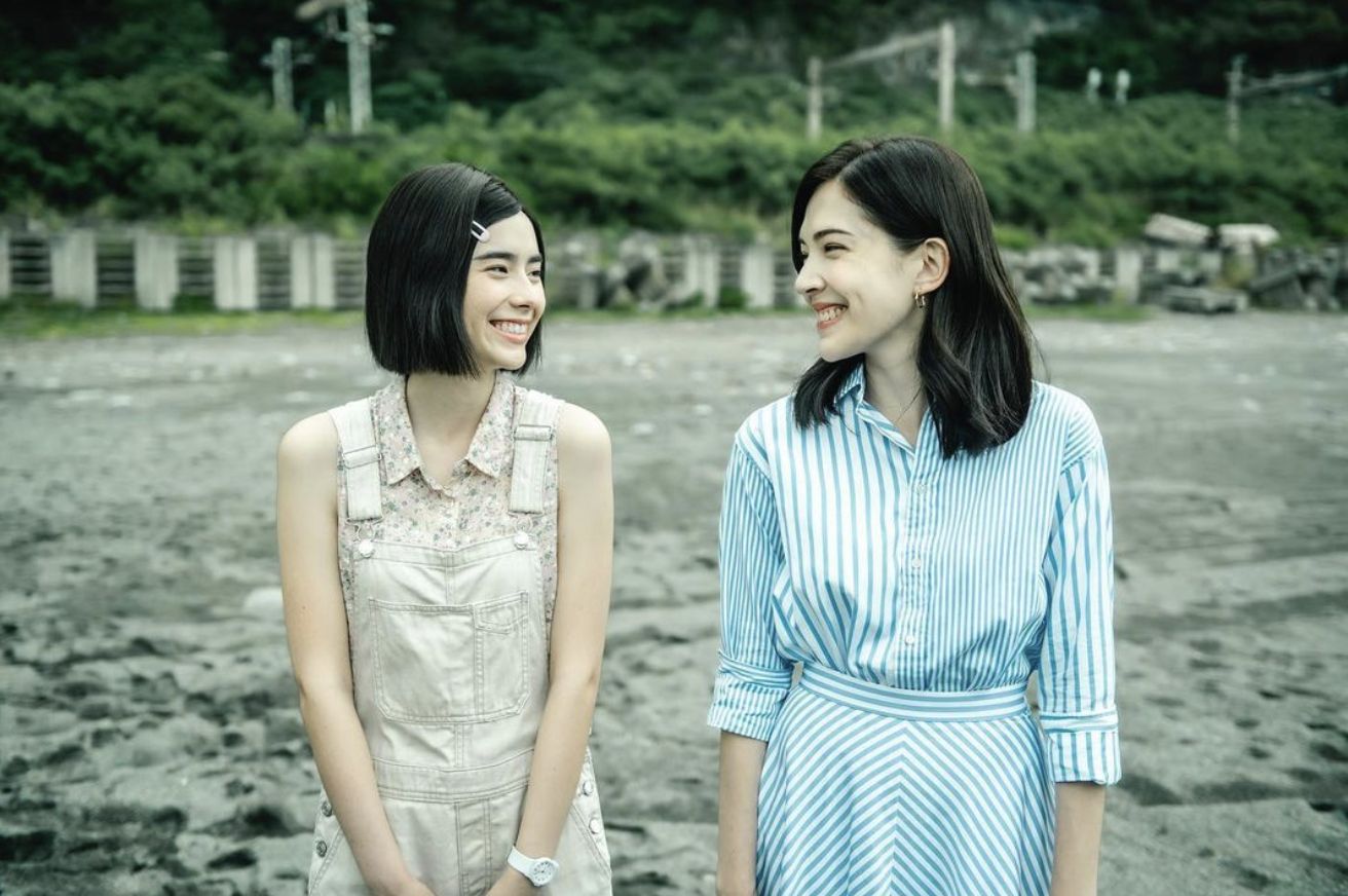 Netflix原創影集《她和她的她》(Photo: Instagram / @charlizelamb_)
