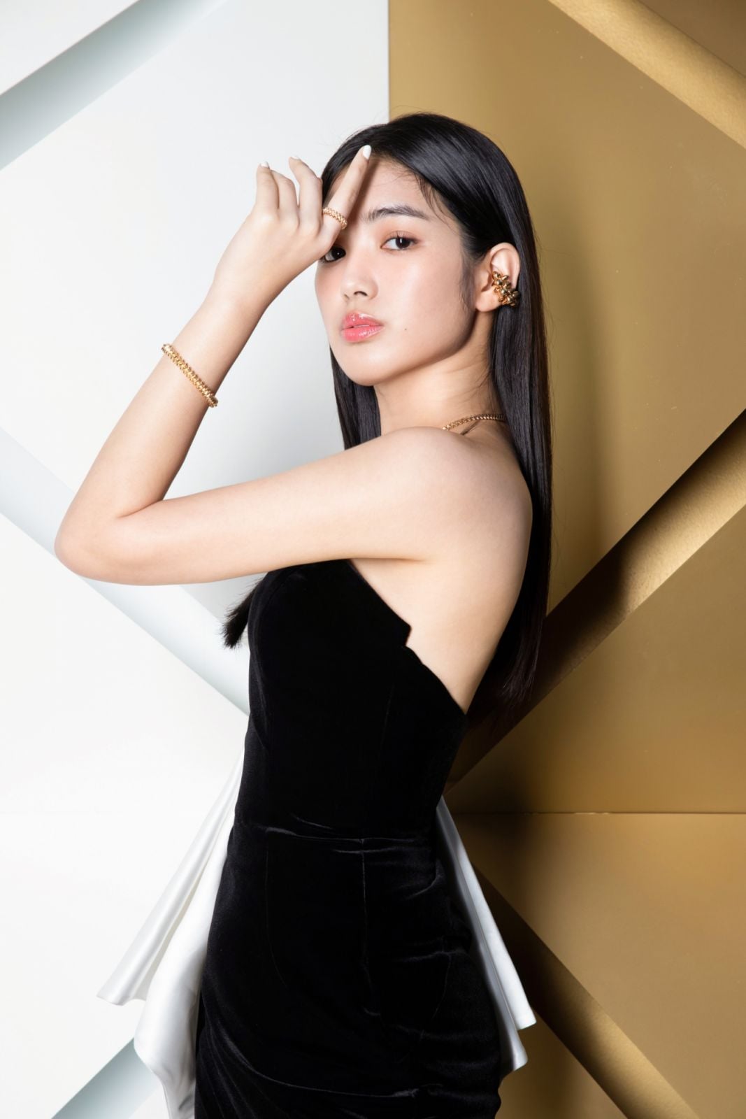 女演員雷嘉汭演繹卡地亞Clash系列。(Photo: Cartier)