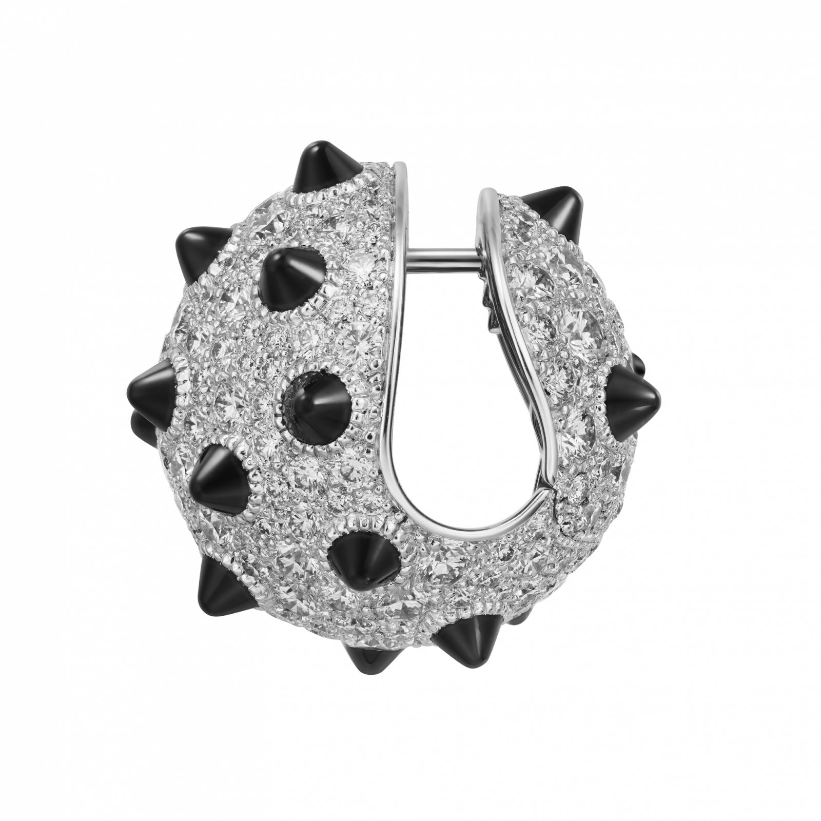 陳庭妮佩戴Clash [Un]limited系列。（Photo: Cartier）