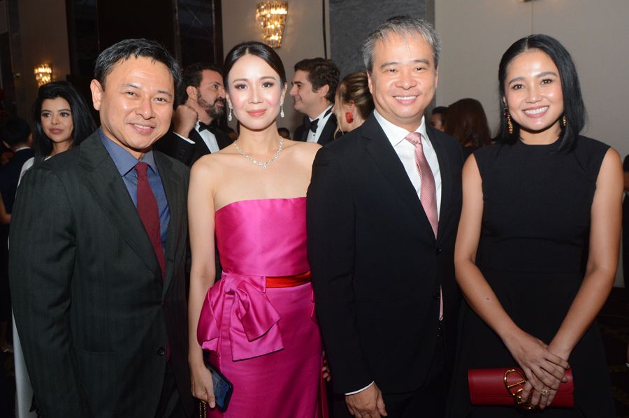 (L-R) Sen. Sonny Angara and wife Tootsy, with Sen. Joel Villanueva and wife Gladys Villanueva