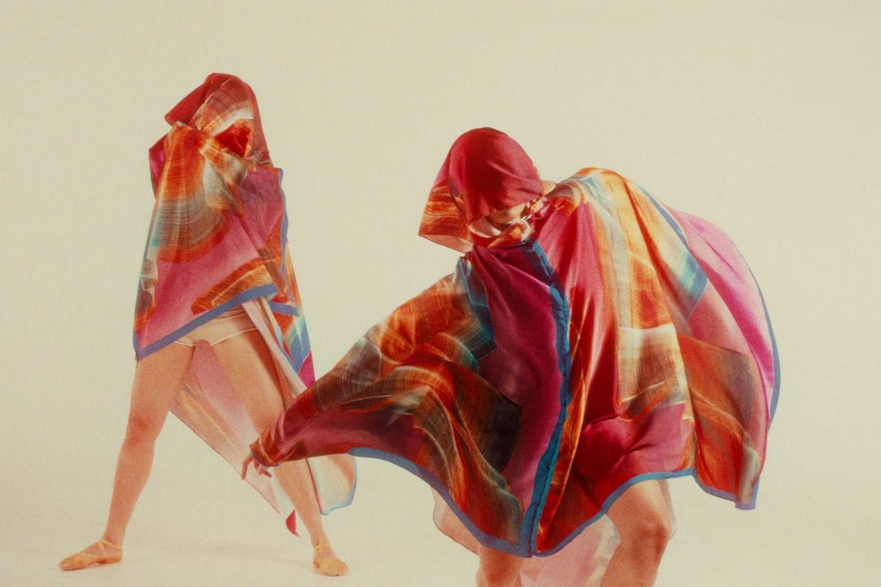 Athena’s Whisper is a FIFTHWALL® short film produced by Search Mindscape Foundation to serve as an homage to the late master, Justin Nuyda. It embarks on a cinematic odyssey that breathes life into the maestro‘s masterpiece entitled Search Mindscape: Athena’s Whisper which is one of the painter’s last creations.