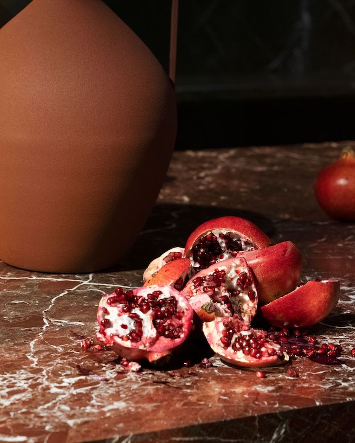 Poggenpohl’s use of Rosso Lepanto marble reflects the material’s natural opulence