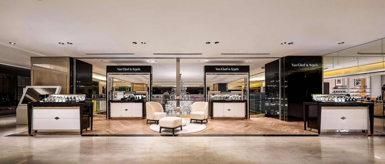 VCA香氛旗艦店全台僅ㄧ家。(Photo:Van Cleef & Arpels梵克雅寶)