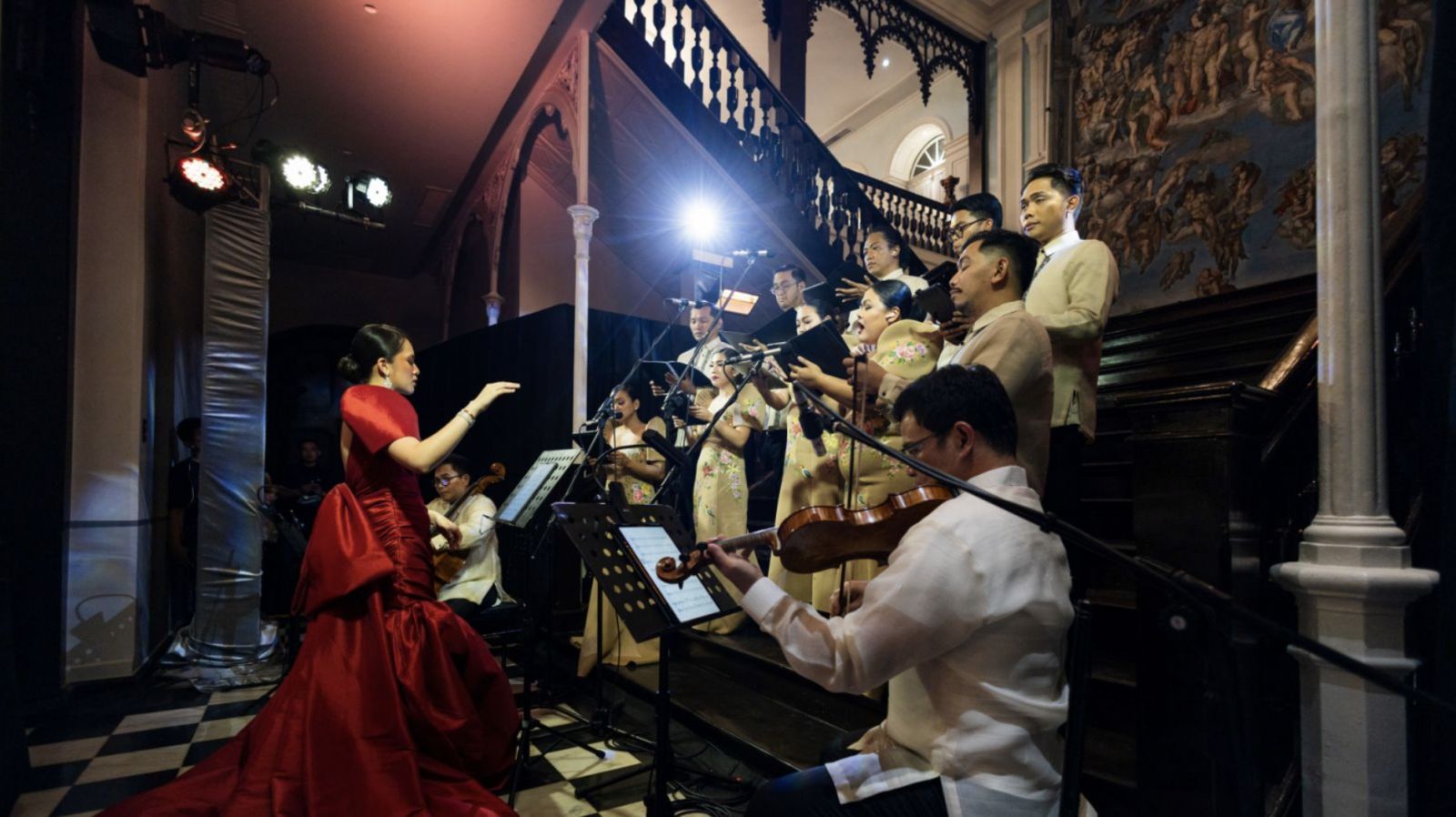 Anya Lagman, the Philippine Madrigal Singers, and the Manila Philharmonic Orchestra in their element (Photo: courtesy of Anya Lagman)