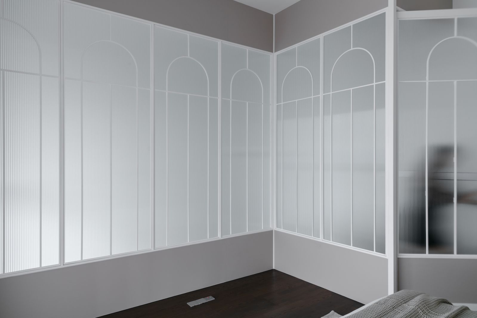 Ribbed glass