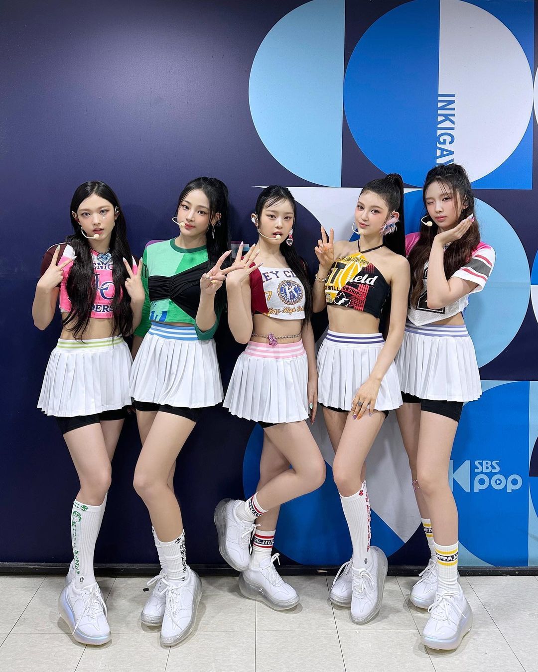 大勢女團NewJeans 經常以Y2K 造型現身。(Photo: IG@newjeans_official)
