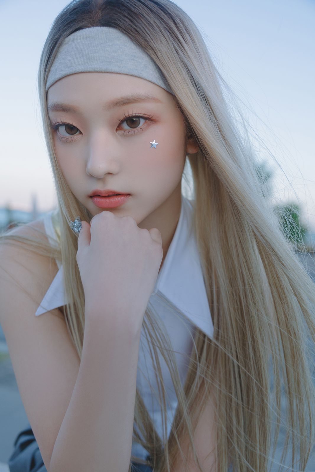 NewJeans 《Super Shy》MV 中穿上了Lucila Safdie 2023年推出的首個系列《Lick the Star》。(Photo courtesy of HYPE Crops)