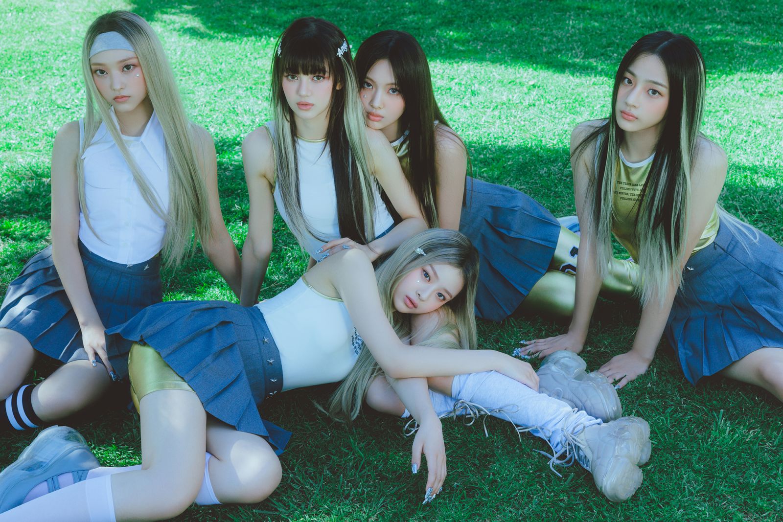 NewJeans 《Super Shy》MV 中穿上了Lucila Safdie 2023年推出的首個系列《Lick the Star》。(Photo courtesy of HYPE Crops)