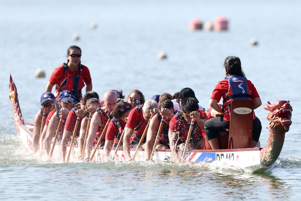 SINGAPORE, SINGAPORE - NOVEMBER 06: Prince William, Prince of Wales joins members of the British Dragons for dragon boating on the Kallang River on day two of his visit to Singapore on November 06, 2023 in Singapore. The Prince of Wales is visiting Singapore to attend the Earthshot Prize Awards and will also carry out several engagements related to environmental issues. (Photo by Chris Jackson/Getty Images)
