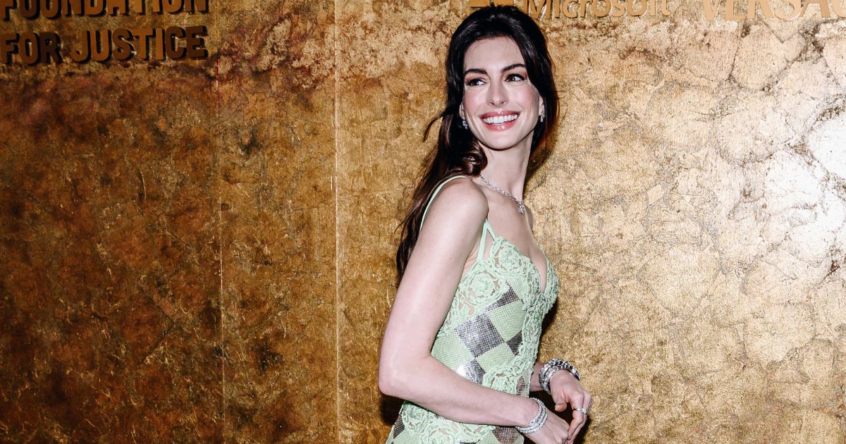 Anne Hathaway’s style evolution, from ‘Princess Diaries’ to Versace’s 