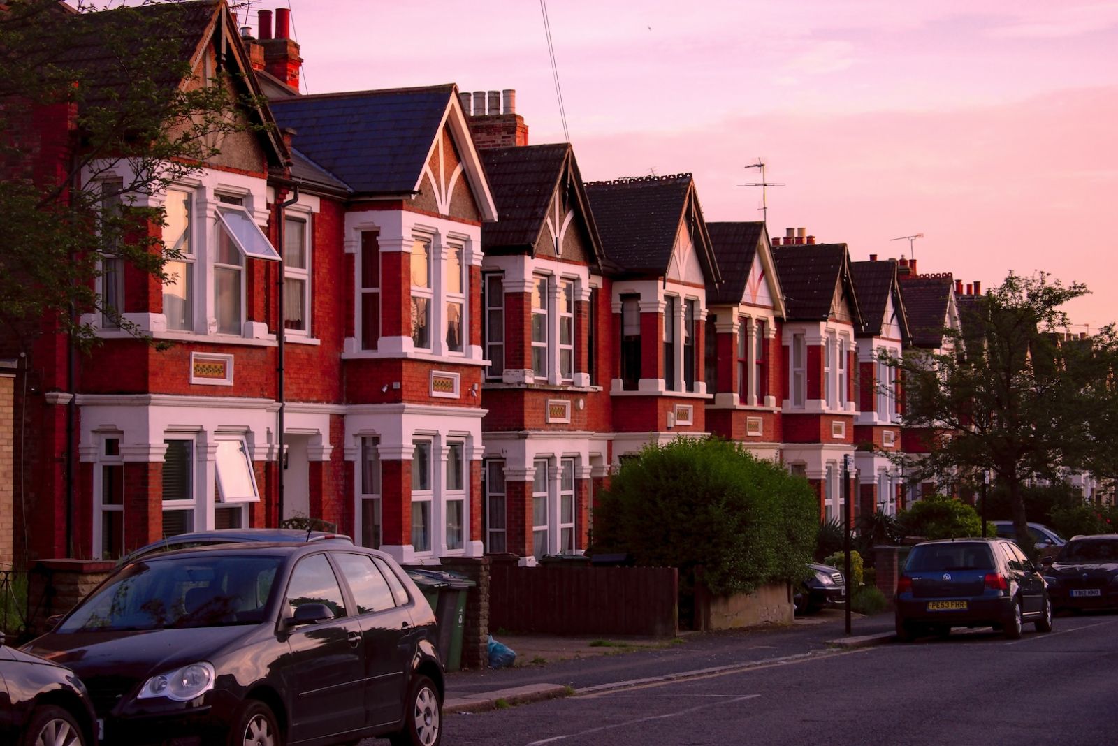 Typical Victorian-style townhouses in the UK (Photo: Courtesy of GetAgent)