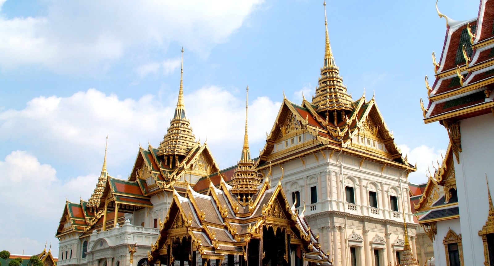 The steep gabled roofs are a distinct feature of Thai architecture (Photo: Pexels / Icon0)