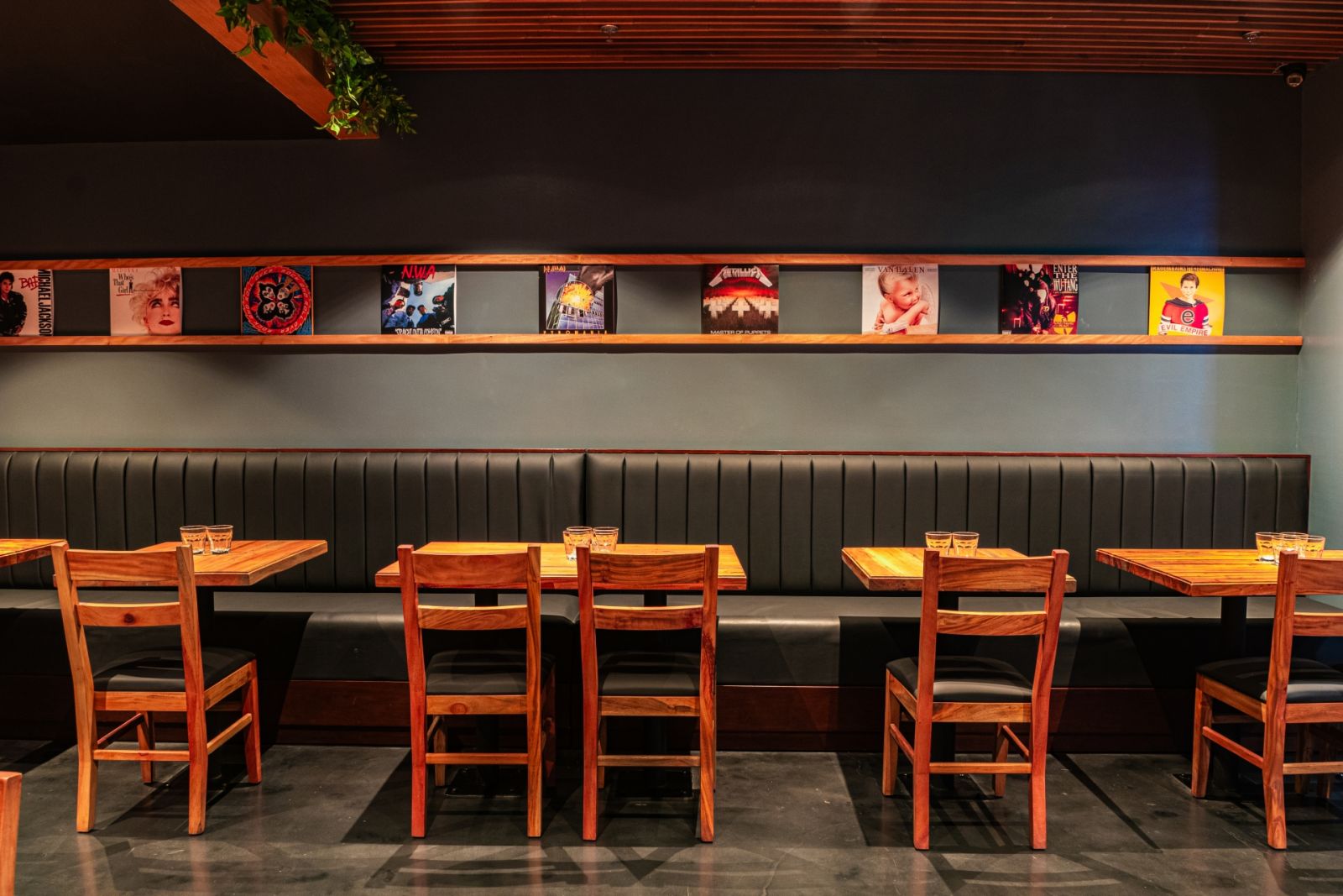 Pizza Sisters Sports Bar