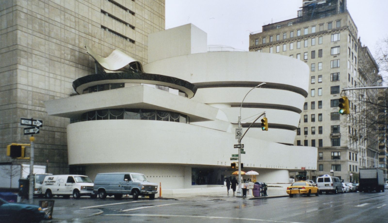 Front entrance of Wright's famous Guggenheim (Photo: Wikicommons / Gunnar Klack)