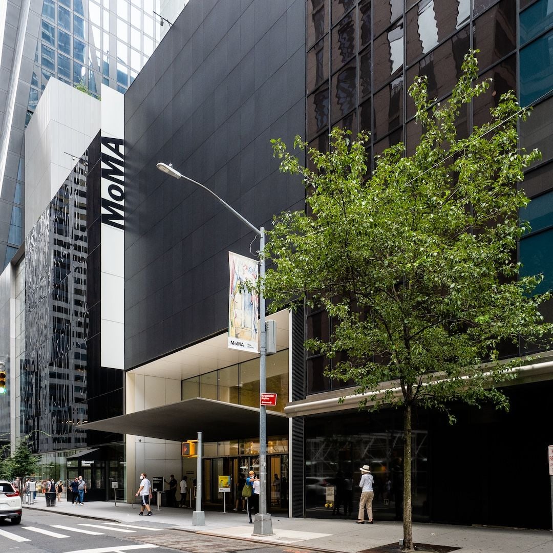 The current front entrance of MoMA (Photo: Wikicommons / ajay_suresh)
