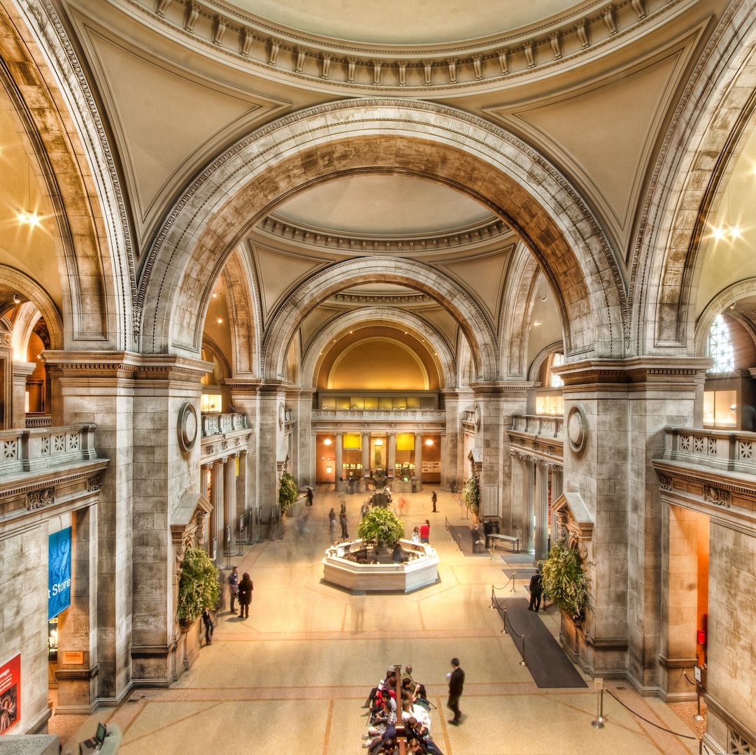 Inside the Met (Photo: Wikicommons / Sracer357)