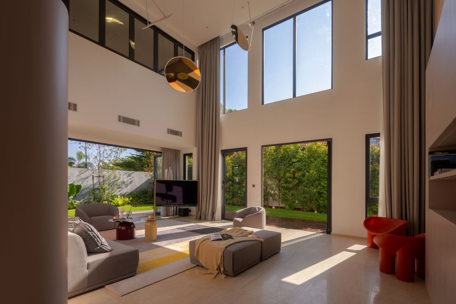 High ceilings and natural light