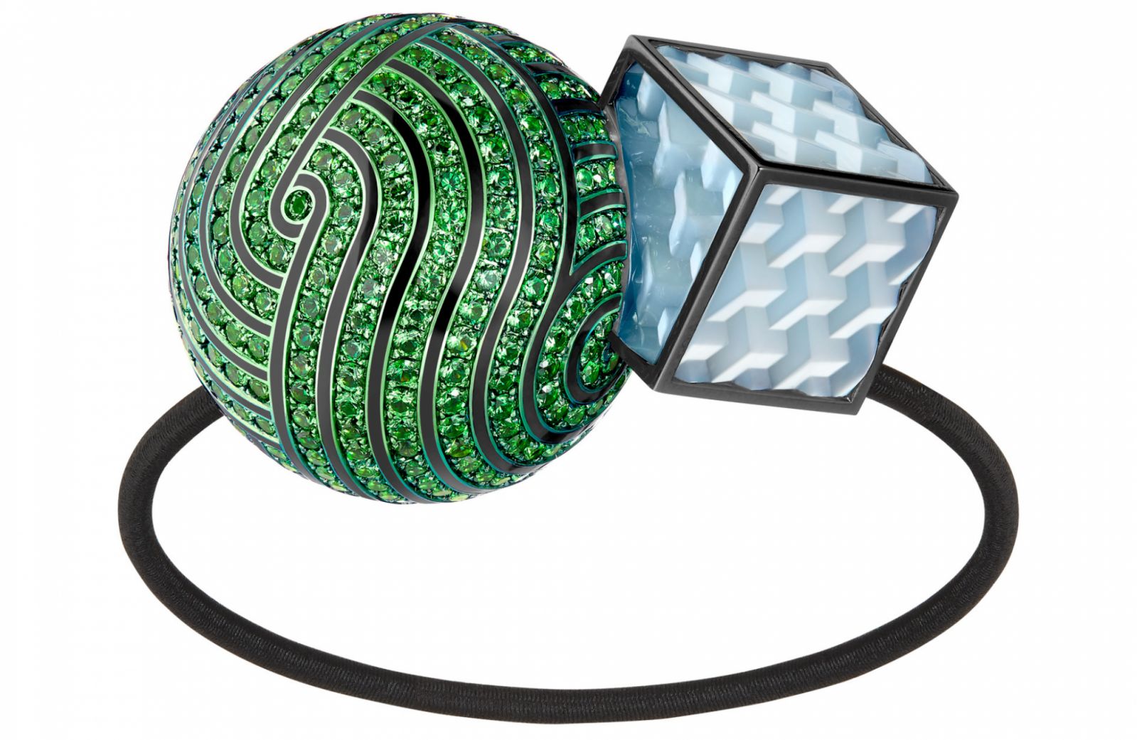 “This is Not a Ring” hair jewel from Boucheron’s “Carte Blanche, More is More” collection (Photo: courtesy of Boucheron)