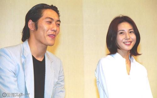 反町隆史、松嶋菜菜子在當紅時,熱戀三年後結婚。