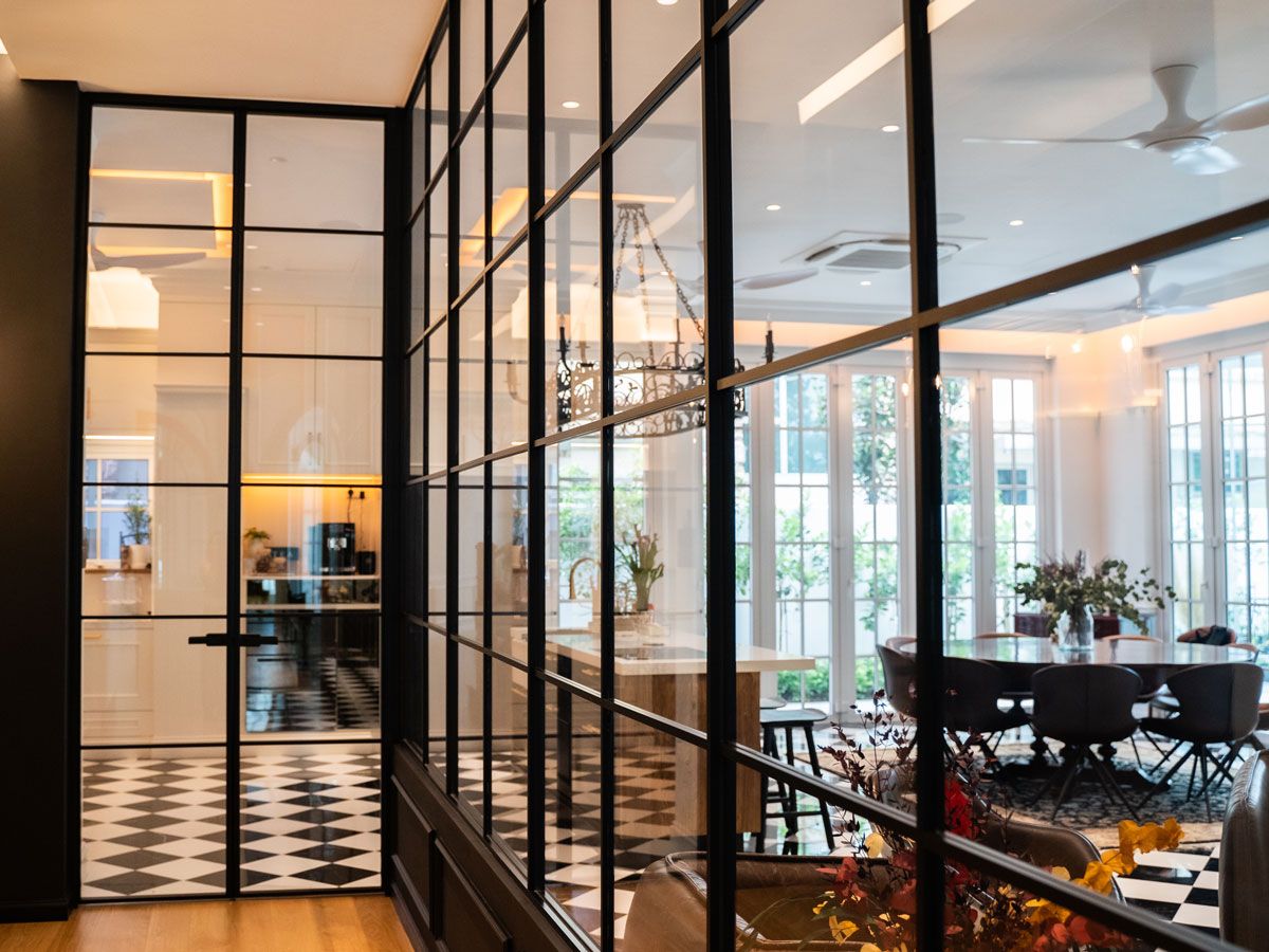 Oculus Collective aluminium folding glass doors