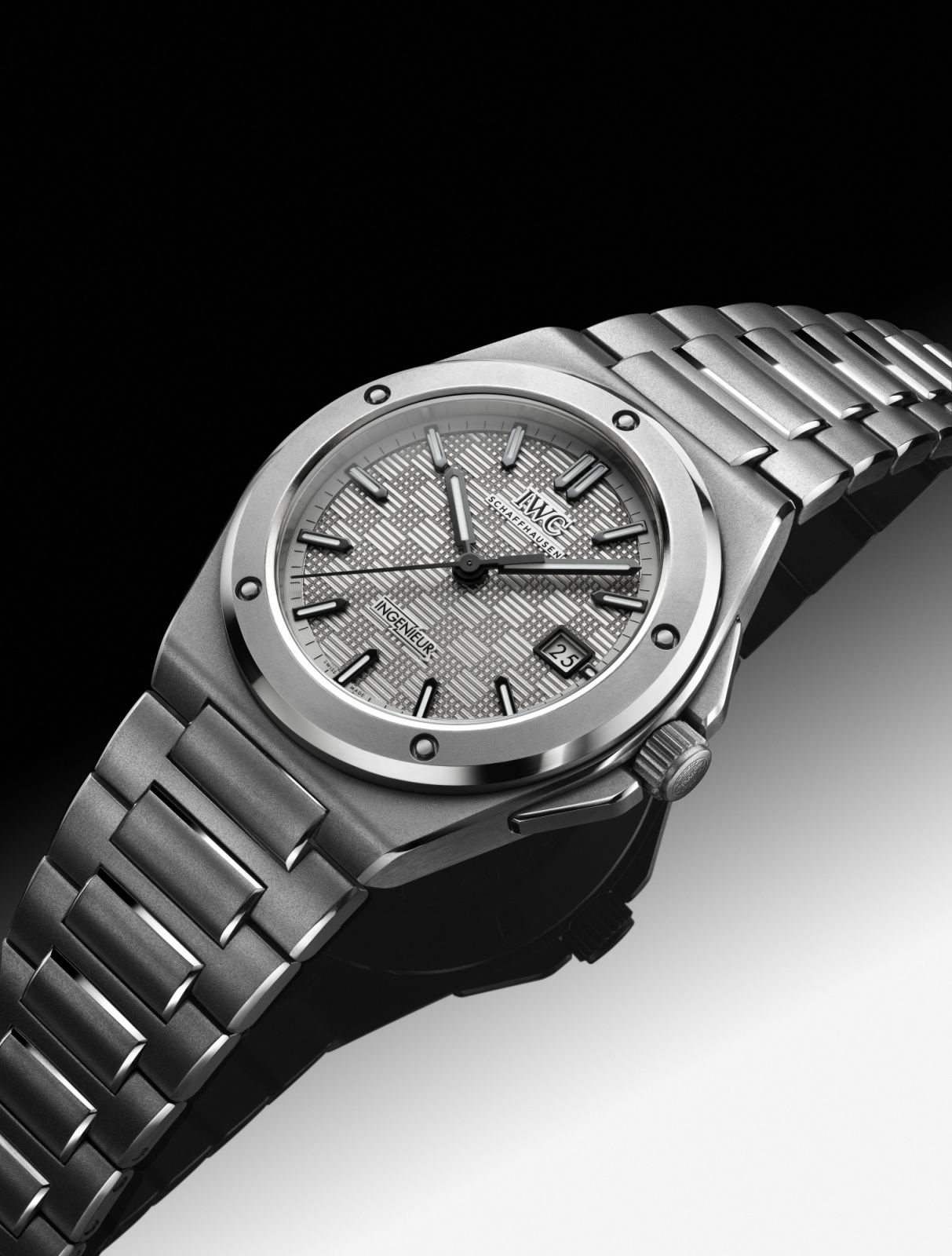INGENIEUR AUTOMATIC 40, REF. IW328904 Grey dial, titanium case