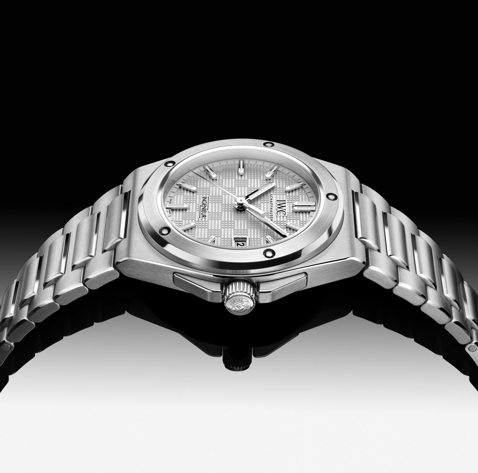 INGENIEUR AUTOMATIC 40, REF. IW328902 Silver-plated dial, stainless steel case