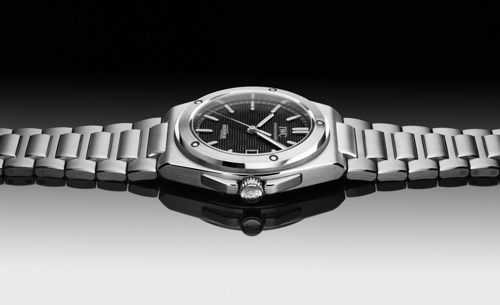 INGENIEUR AUTOMATIC 40, REF. IW328901 Black dial, stainless steel case