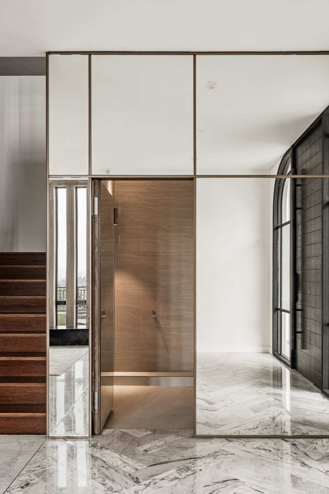 Mirrored walls