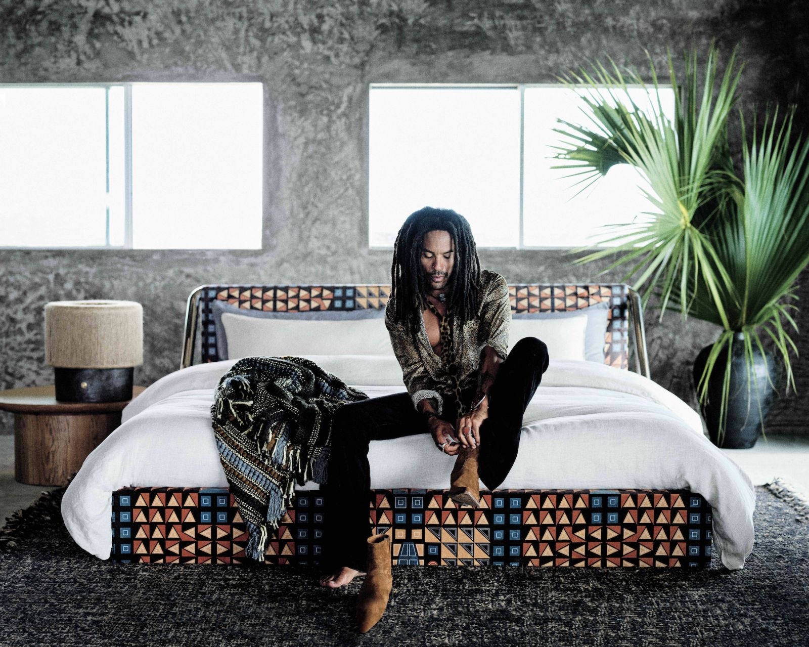 The floating platform bed transpires “the soul of a nomad" (Photo: CB2)