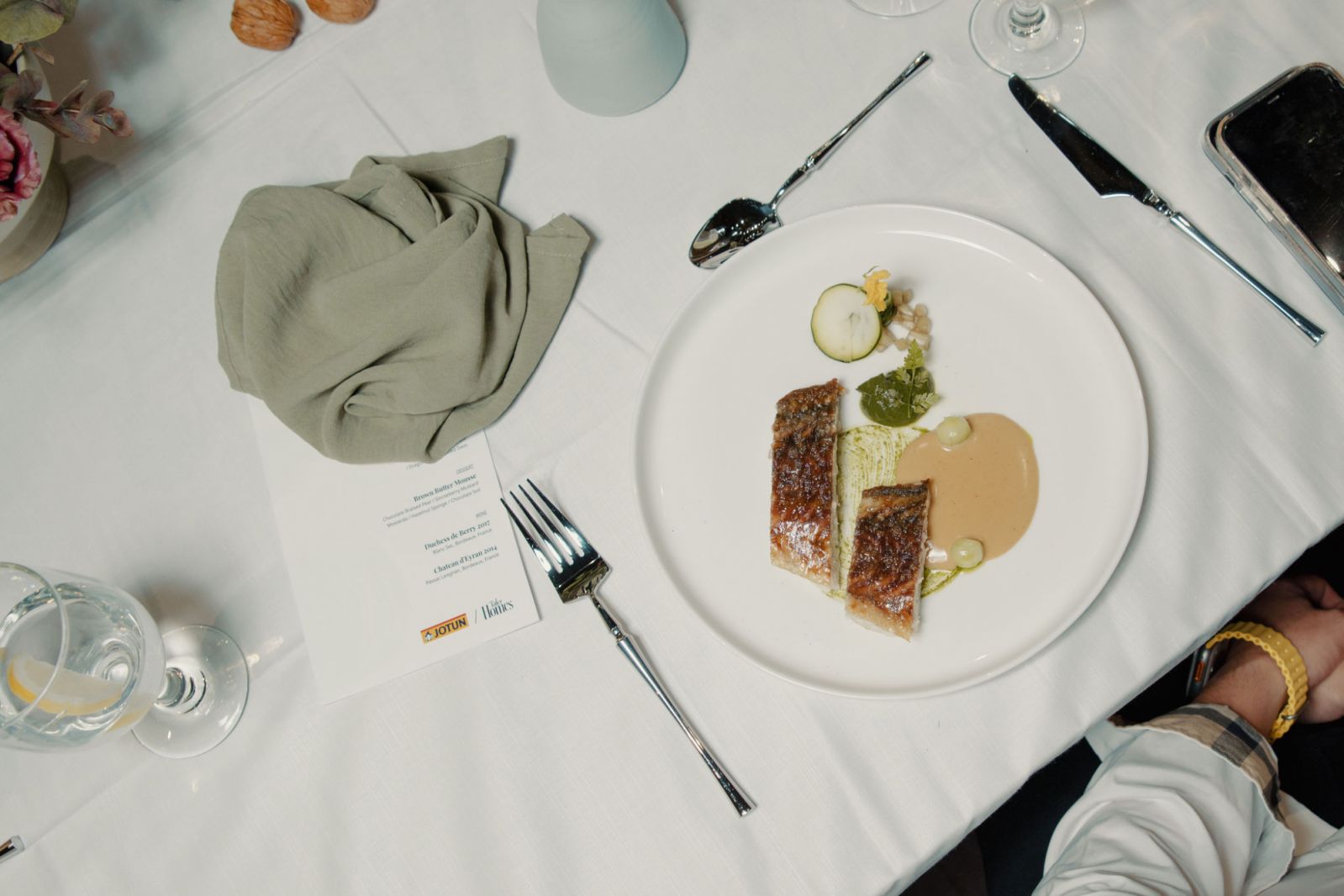Guests also enjoyed a Seared seabass main, featuring fish bone and kombu jus, dragon chive and pickled stem