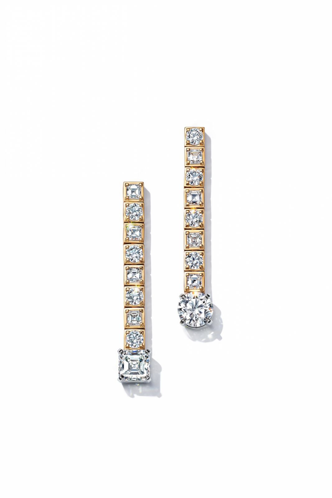 Tiffany高級珠寶系列鉑金與18K金鑽石耳環。(Photo: Tiffany & Co.)