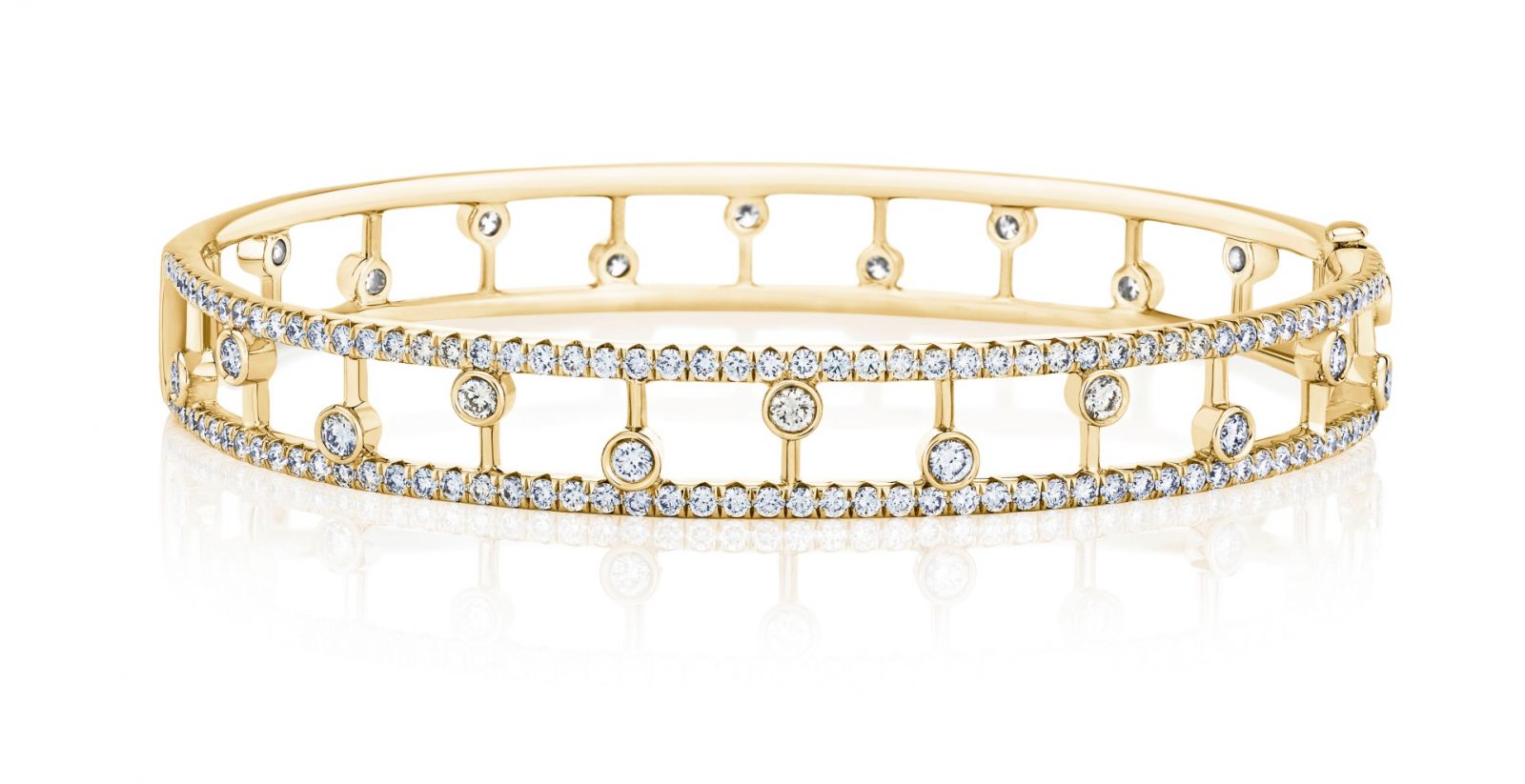Dewdrop 18K黃金鑽石手環。(Photo: De Beers)