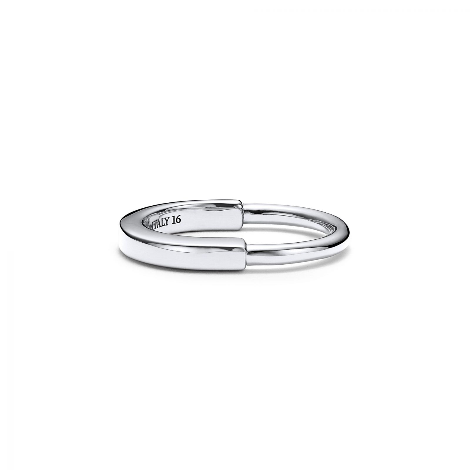 Tiffany Lock 18K白金舖鑲鑽石戒指。(Photo: Tiffany & Co.)