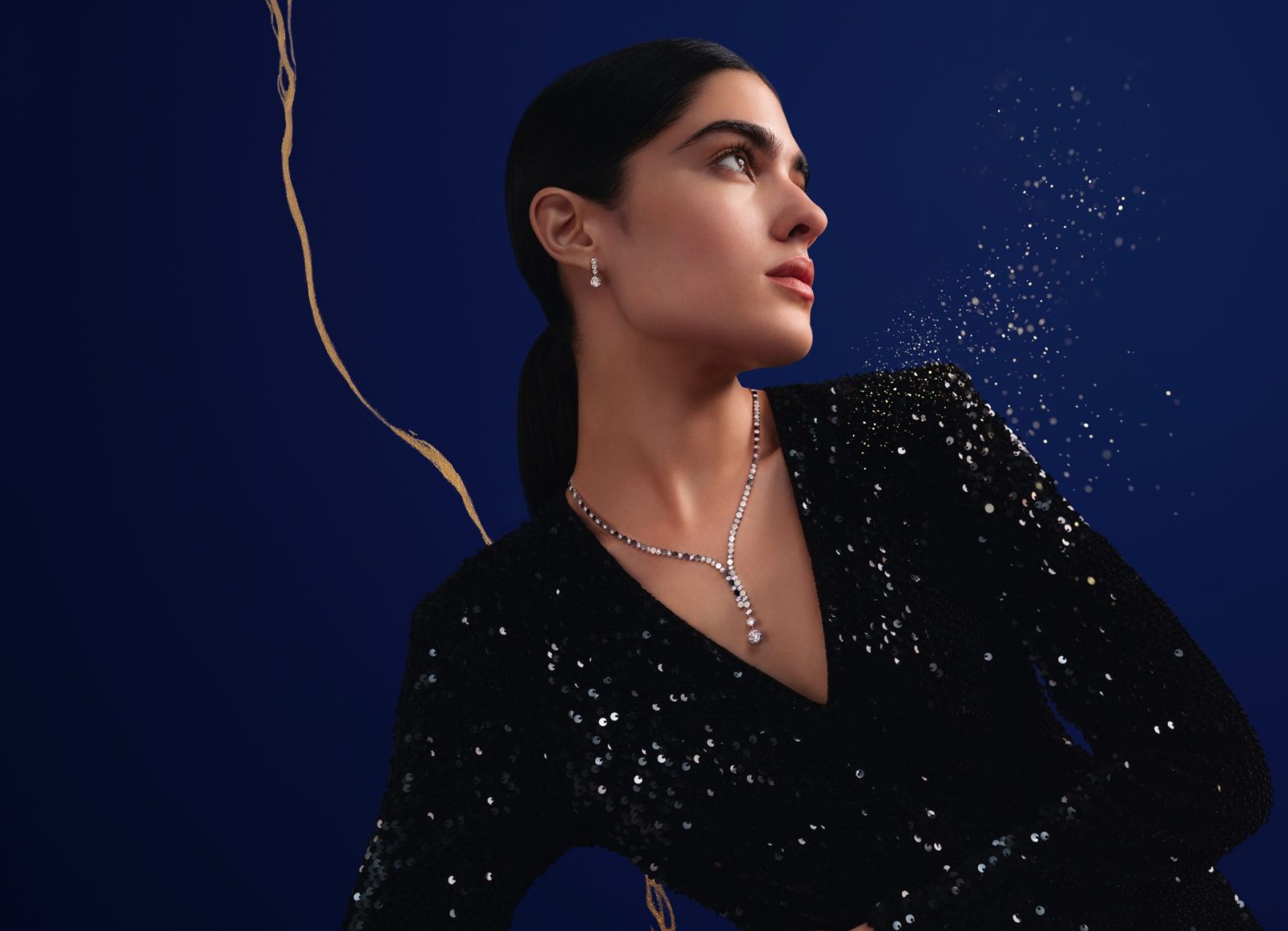 Chaumet Bee My Love系列，以蜂巢六角形的幾何圖形為靈感而創作，在內斂的視覺外觀下隱藏著甜美與動人的魅力。（Photo: Chaumet）