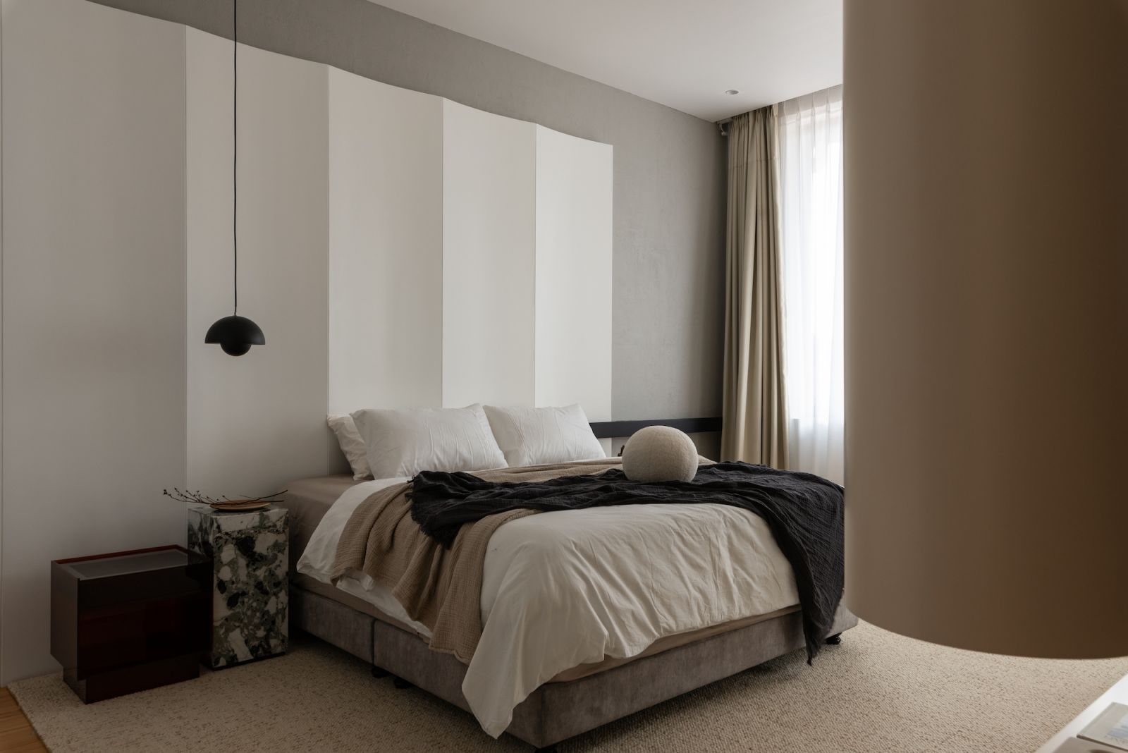 Tonal shades in the bedroom