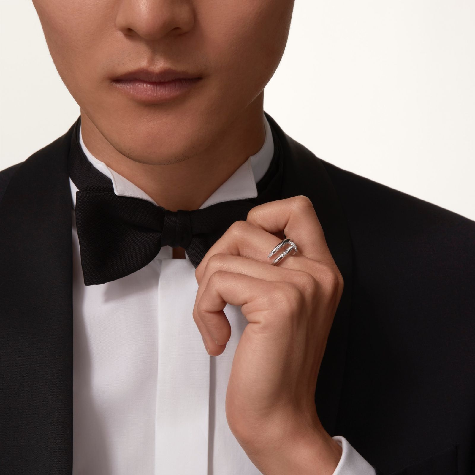 Juste Un Clou將釘子轉為珠寶的造型,是卡地亞最具代表性的作品之一。(Photo: Cartier)