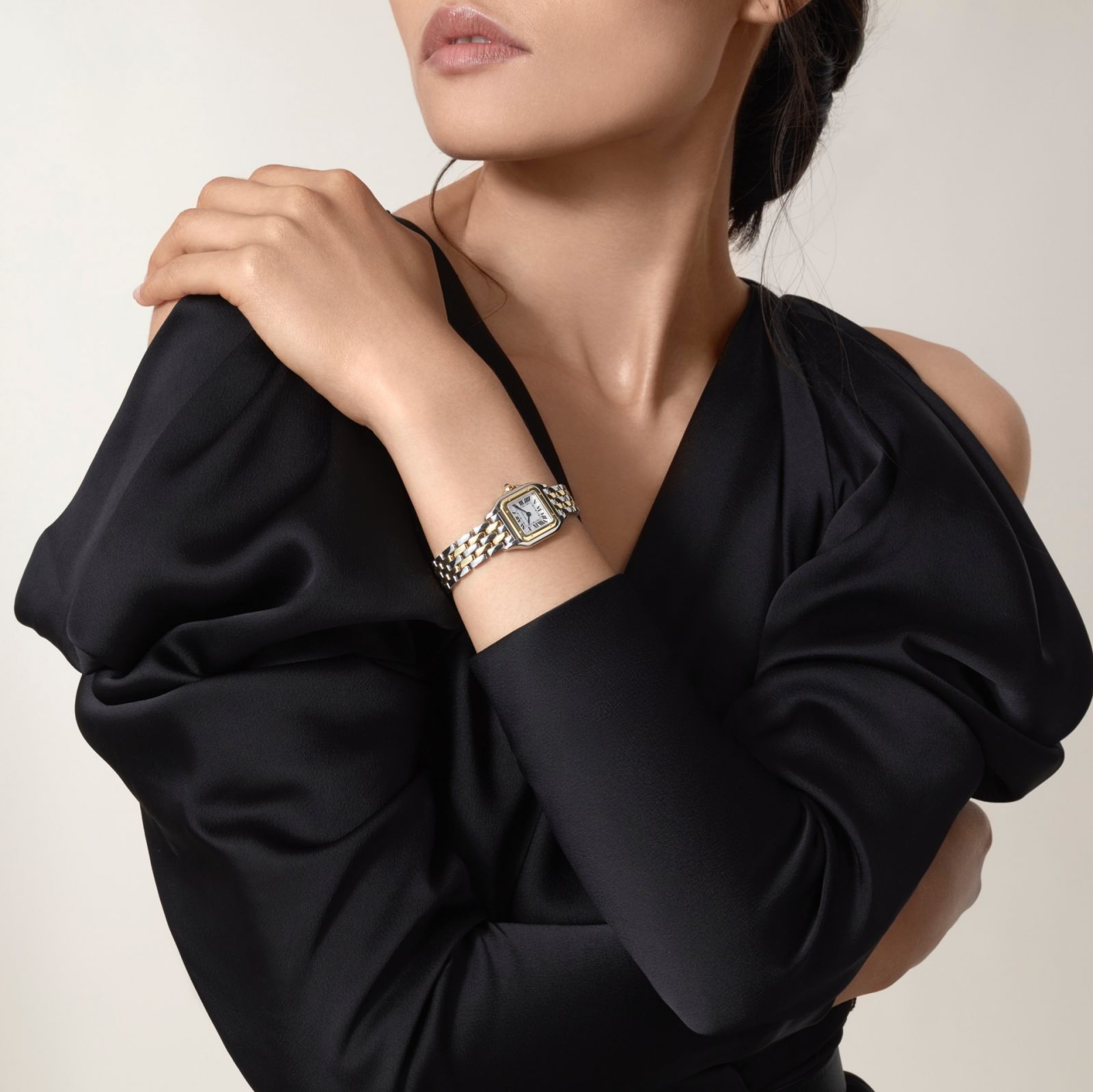 Panthère腕錶上用抽象的方式呈現美洲豹身上的斑點。(Photo: Cartier)