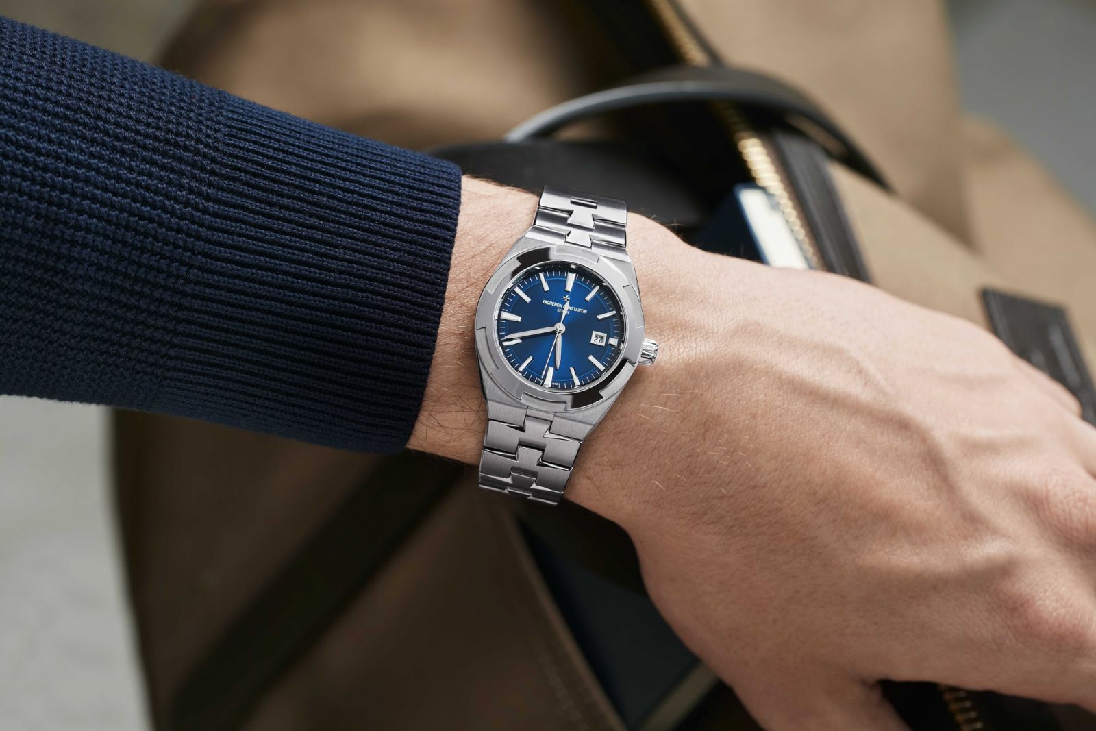 江詩丹頓Overseas系列精鋼自動上鍊腕錶。（Photo: Vacheron Constantin）