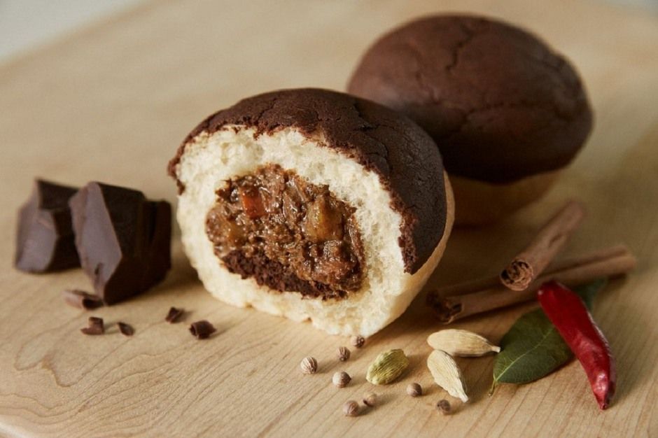獨特風味「巧克力咖哩麵包」