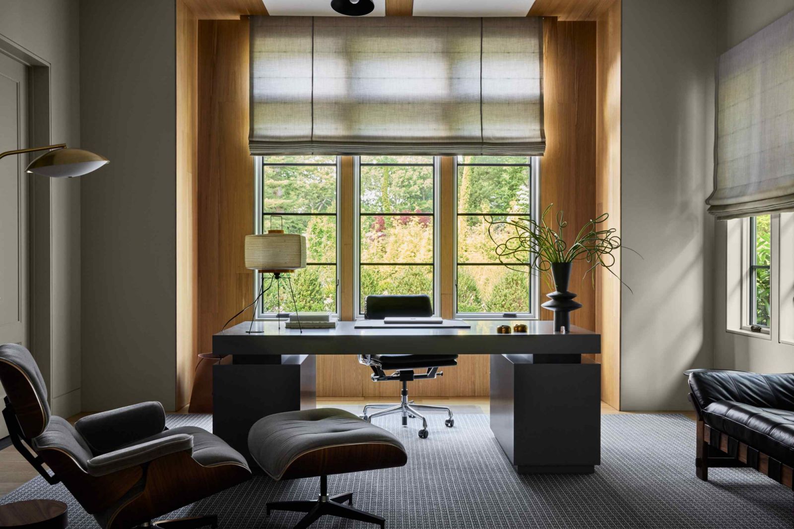 Dignified fringes in the virile-toned office