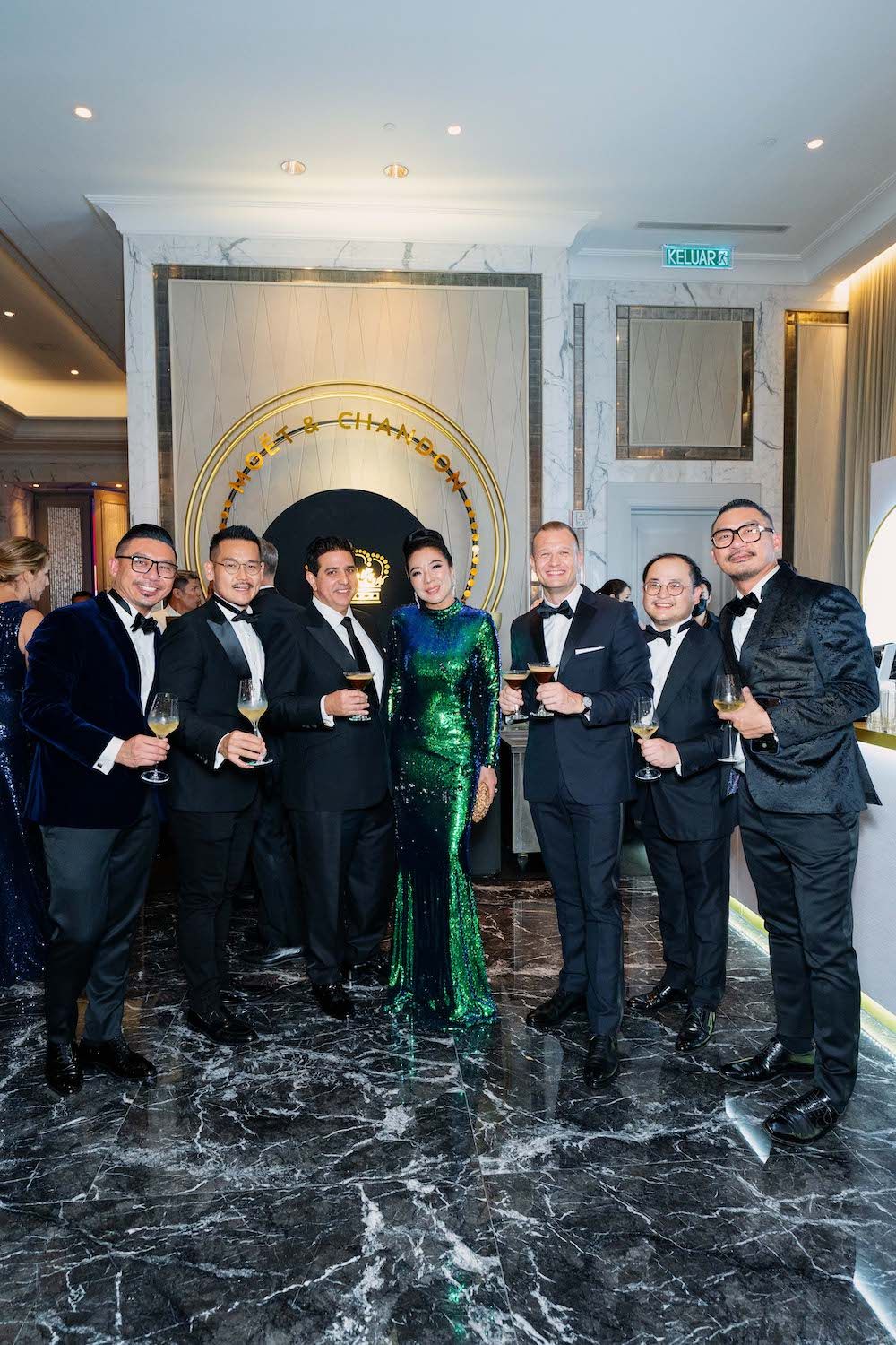 Alex Cheah, Raymond Tham, Asvin Valiram, Lim Wei-Ling, Martin Issing, Chua Sai Men and Kelvin Cheah