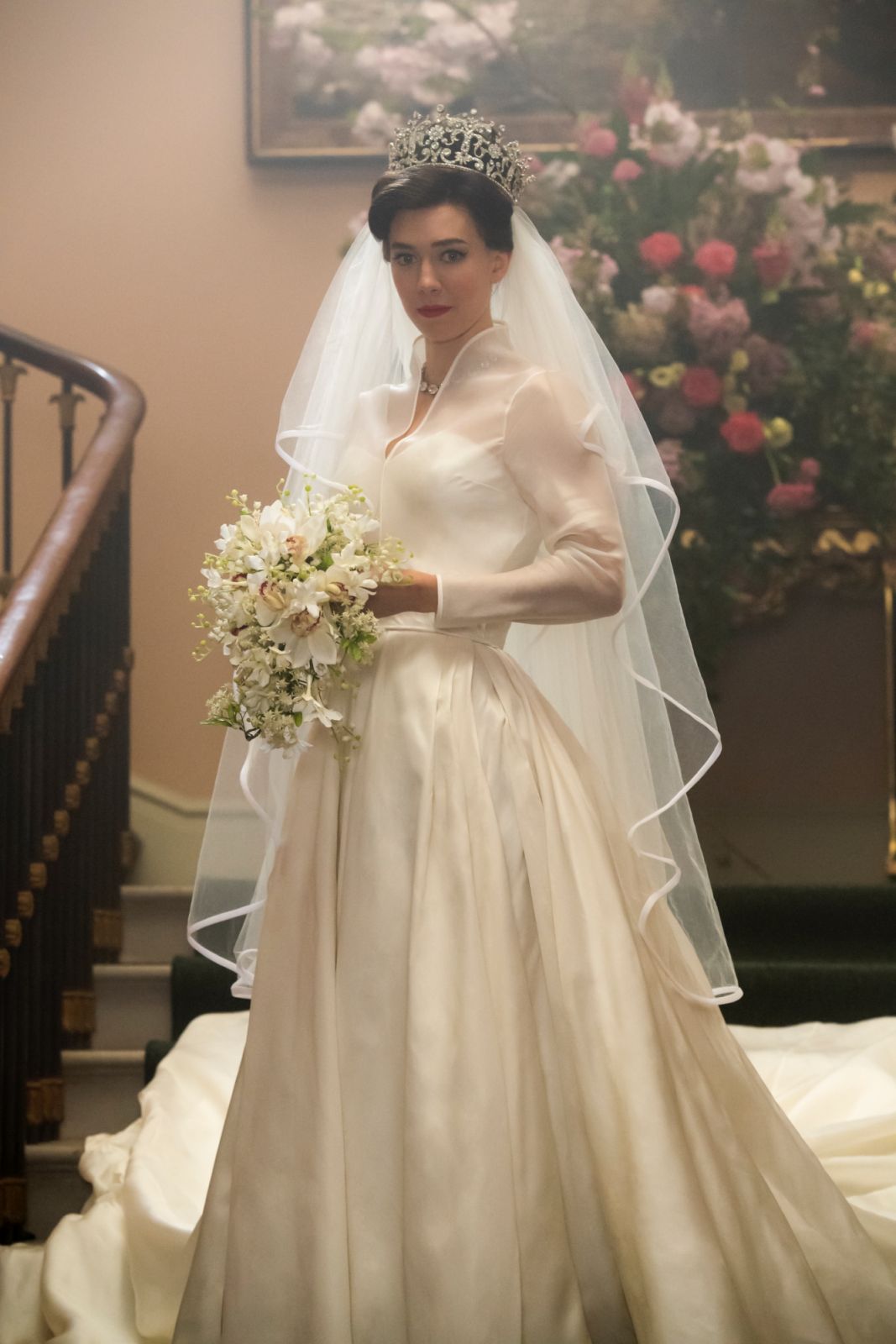 第二季第七集Vanessa Kirby飾演瑪格麗特公主穿上婚紗的場景。(Photo: Netflix 2020, Inc.)