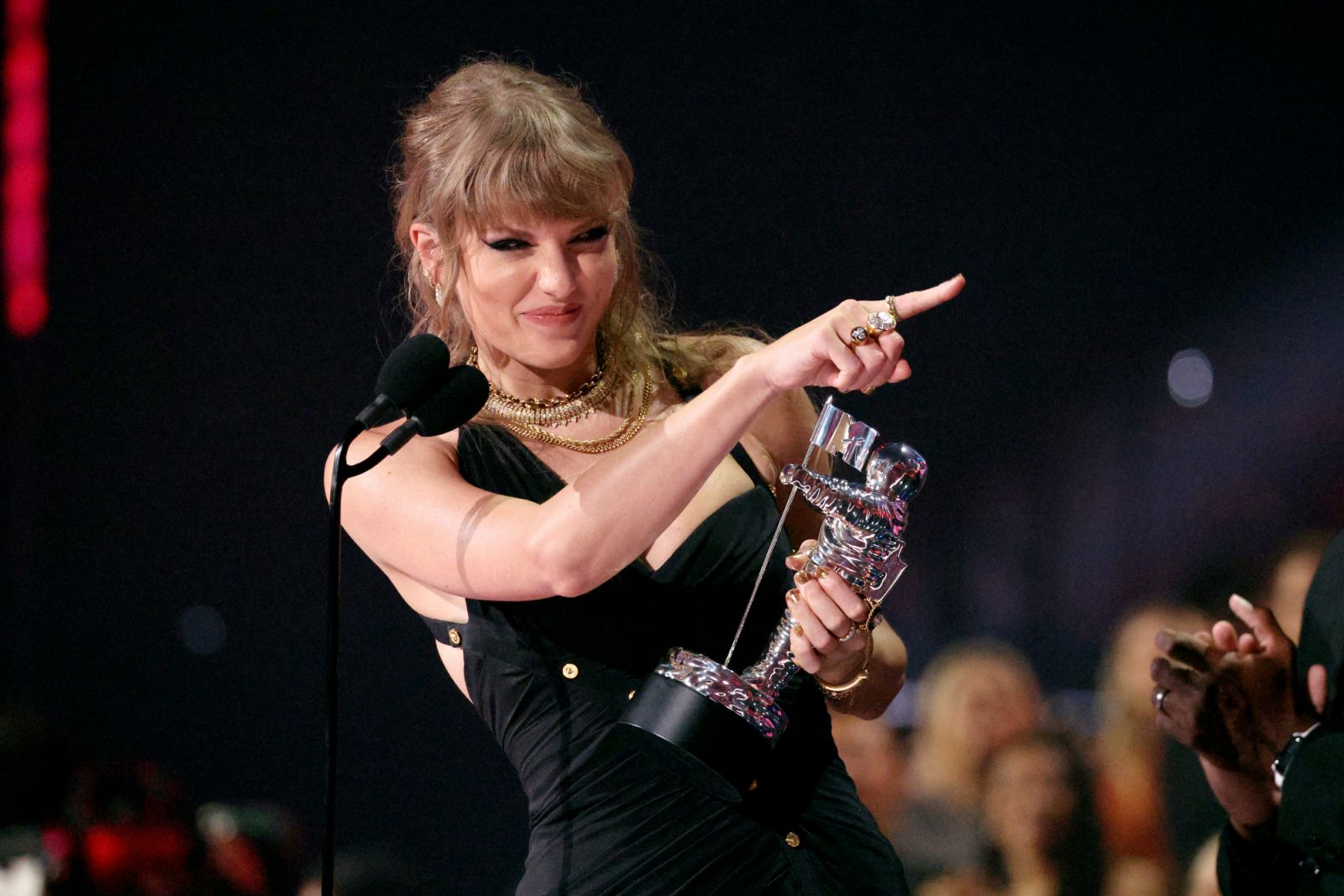 NEWARK, NEW JERSEY - SEPTEMBER 12: Taylor Swift accepts the Best Direction award for "Anti-Hero" onstage during the 2023 MTV Video Music Awards at Prudential Center on September 12, 2023 in Newark, New Jersey. (Photo by Mike Coppola/Getty Images for MTV)
