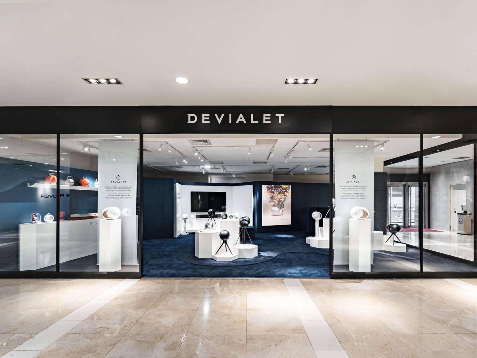 Devialet 台南新光三越新天地店。
