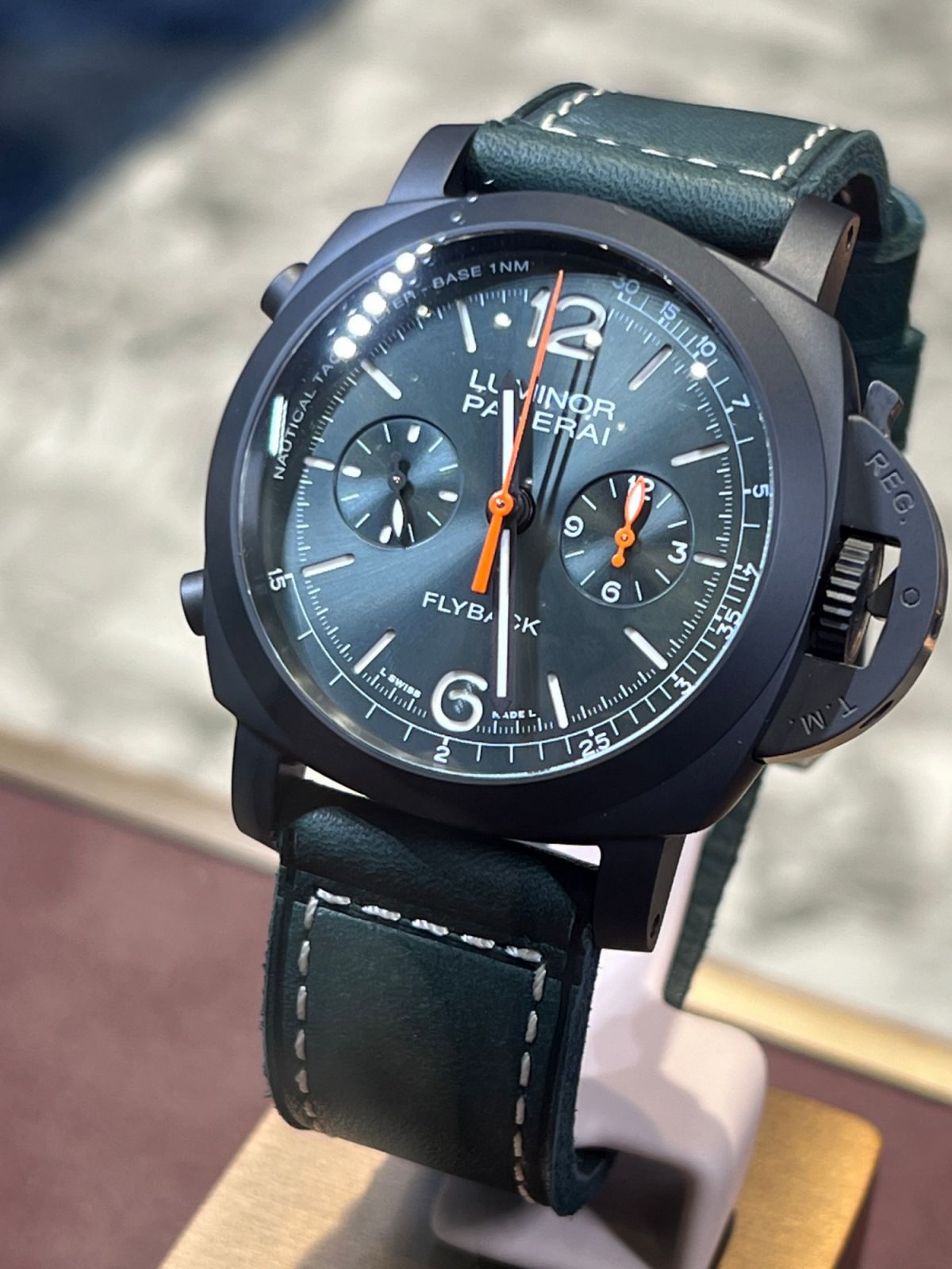 沛納海在Diamond Towers門市開幕時發布了Luminor Chrono 腕錶 (PAM01498)陶瓷腕錶。(Photo: Edgar Chang)