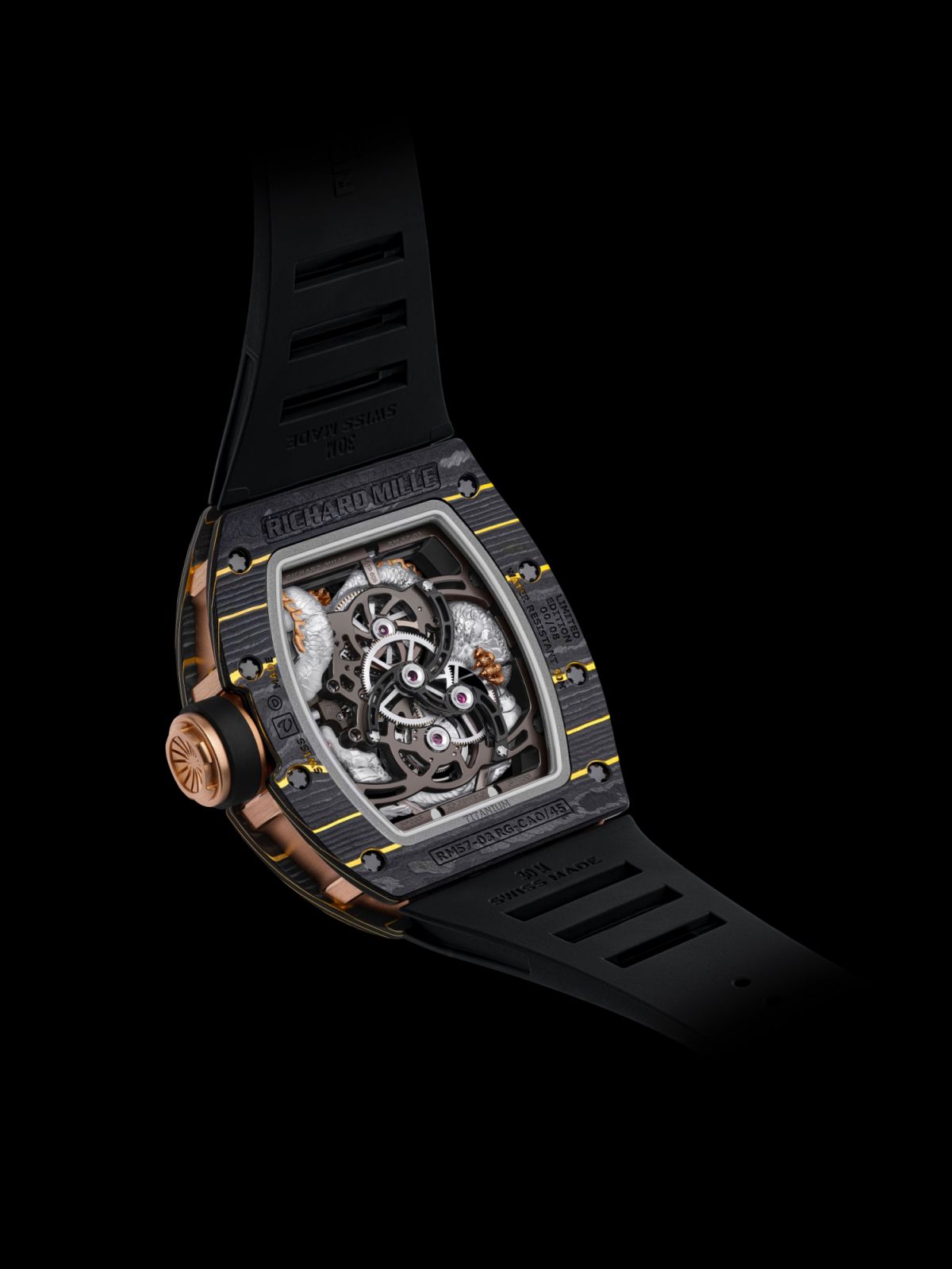 Richard Mille RM 57-03水晶龍陀飛輪腕錶使用高科技材質Gold Carbon TPT®金箔碳纖維製作錶殼。（Photo: Richard Mille）