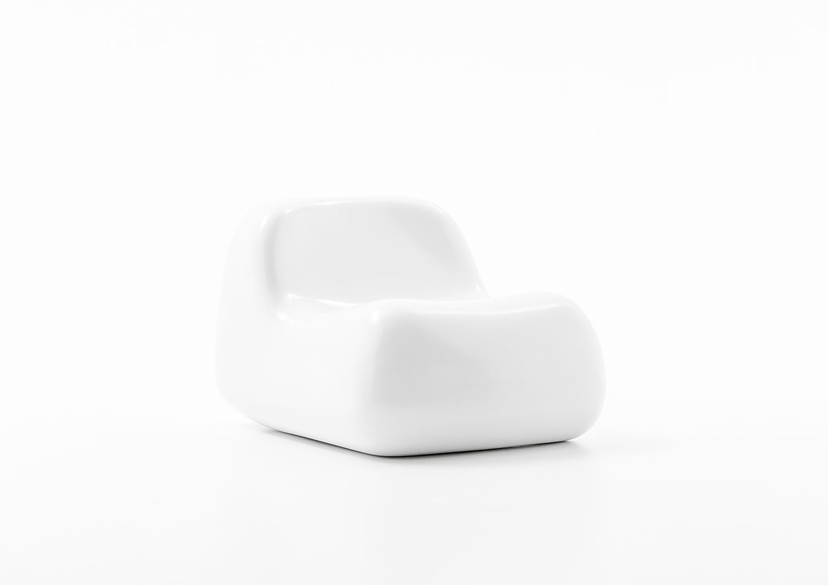 The Jumbo chairs by Alberto Rosselli feature space-age design influences (Photo: Saporiti Italia)