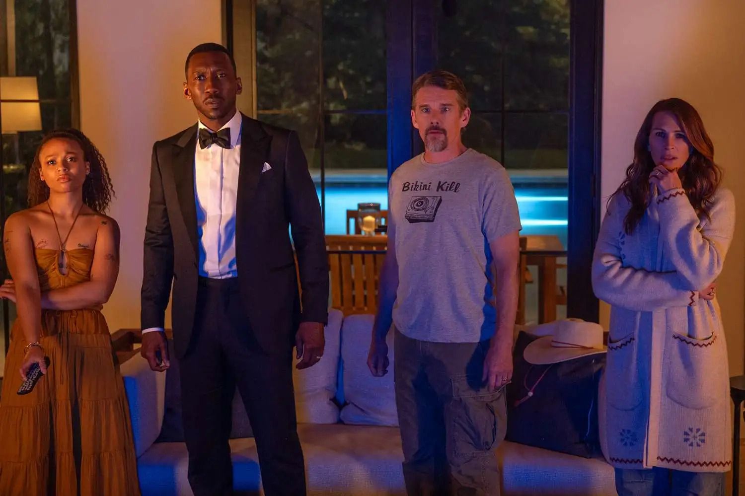 The Open Corner created a false sense of security for co-stars Myha'la Mahershala Ali, Ethan Hawke and Julia Roberts (Photo: JoJo Whilden/Netflix)